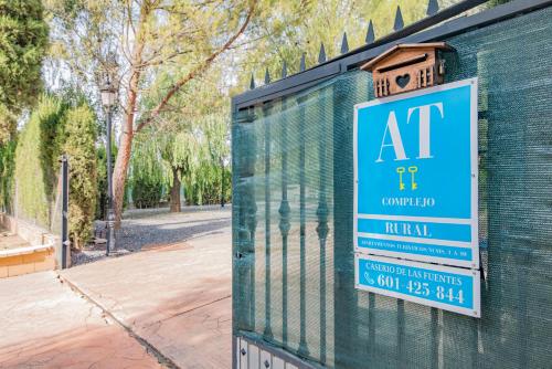 Alojamiento rural Caserio de la Fuente pet-friendly hotel Deifontes