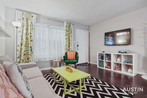 Chic Poolside Homebase Steps from South Congress in Austin, United States