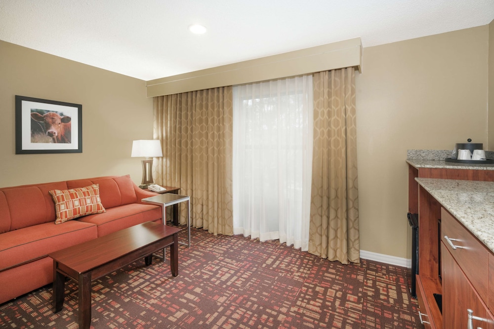 Hampton Inn Corydon - photo 28