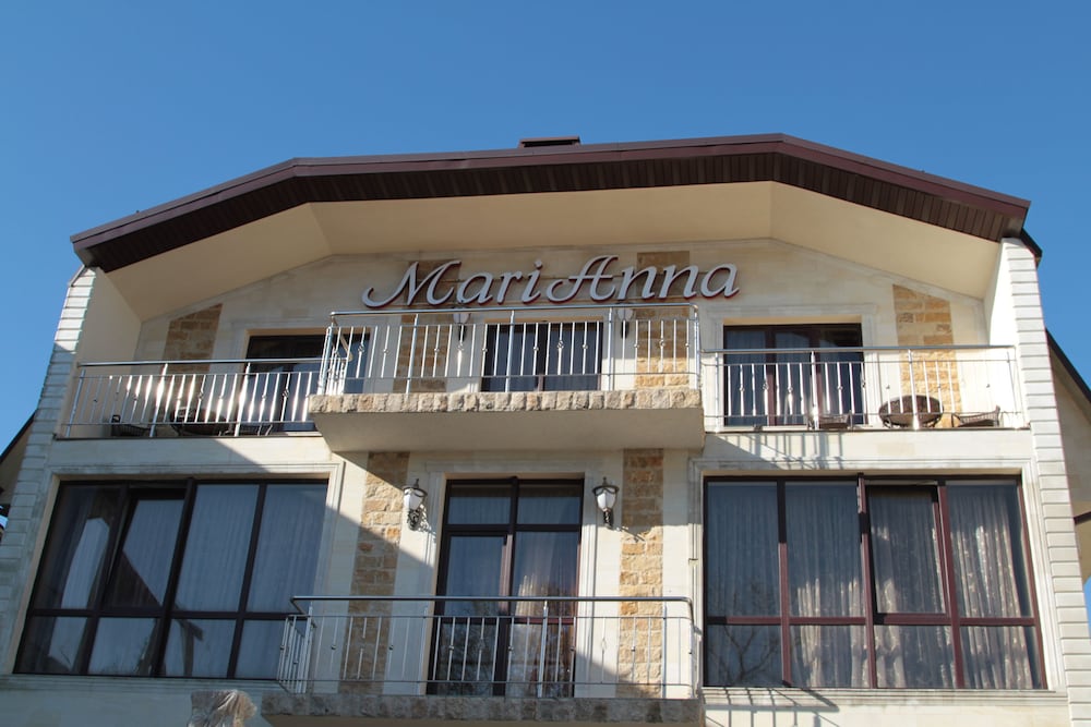 MariAnna - carbon neutral hotel in Adler