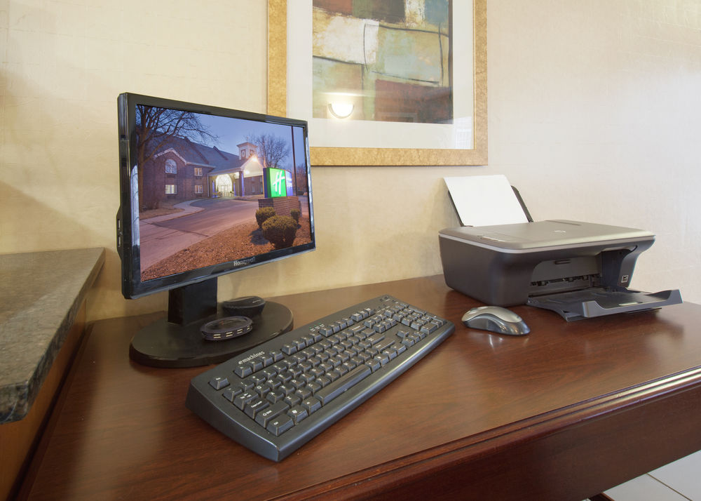 Holiday Inn Express At Drake University - photo 25