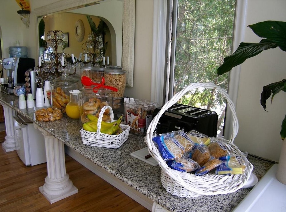 Hamlet Inn - photo 31