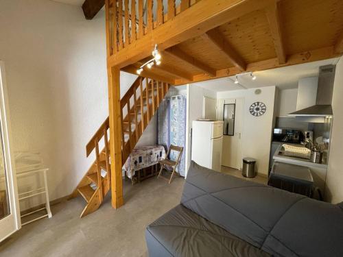 Pavillon climatisé avec mezzanine 4 couchages proche plage et commerces parking privé St Cyprien FR 1 106 105 in Saint-Cyprien, France