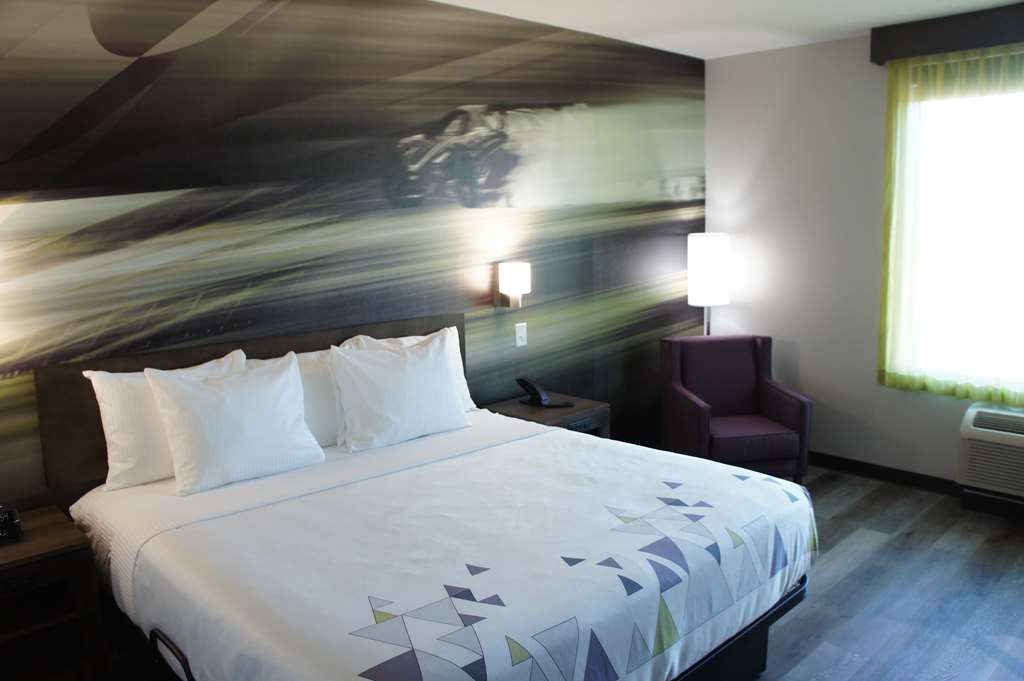 La Quinta Inn & Suites by Wyndham Braselton - photo 26