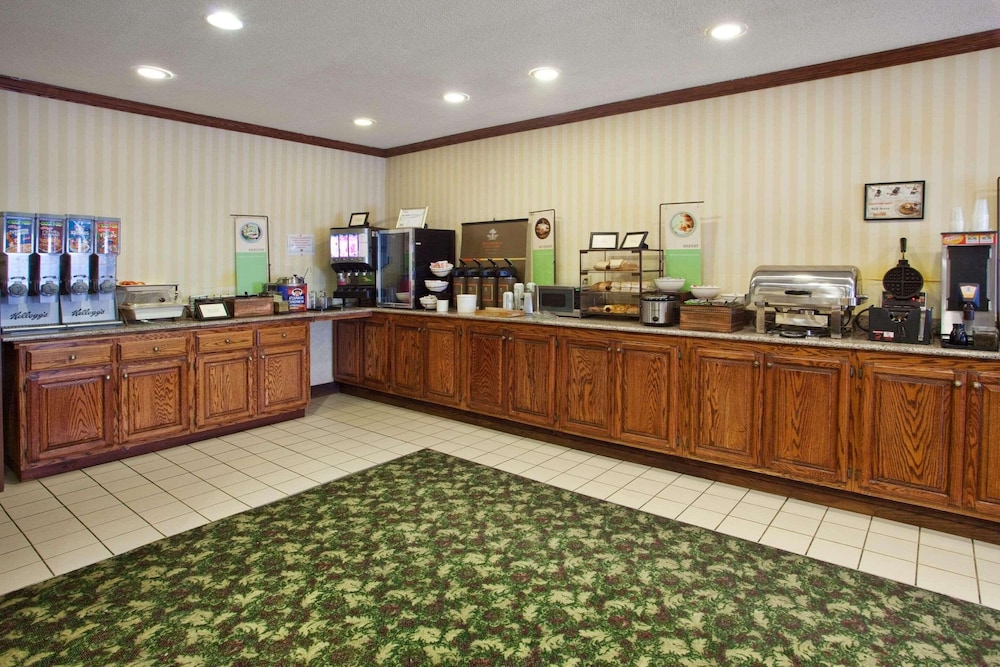 Country Inn & Suites by Radisson Hiram GA - photo 16