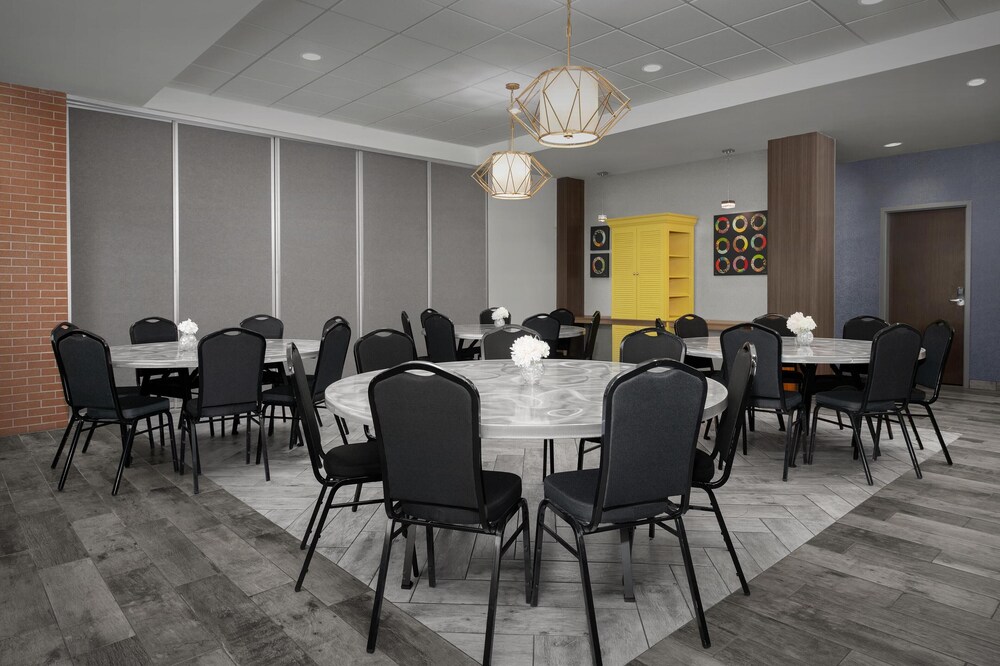 Home2 Suites by Hilton Murfreesboro - photo 35