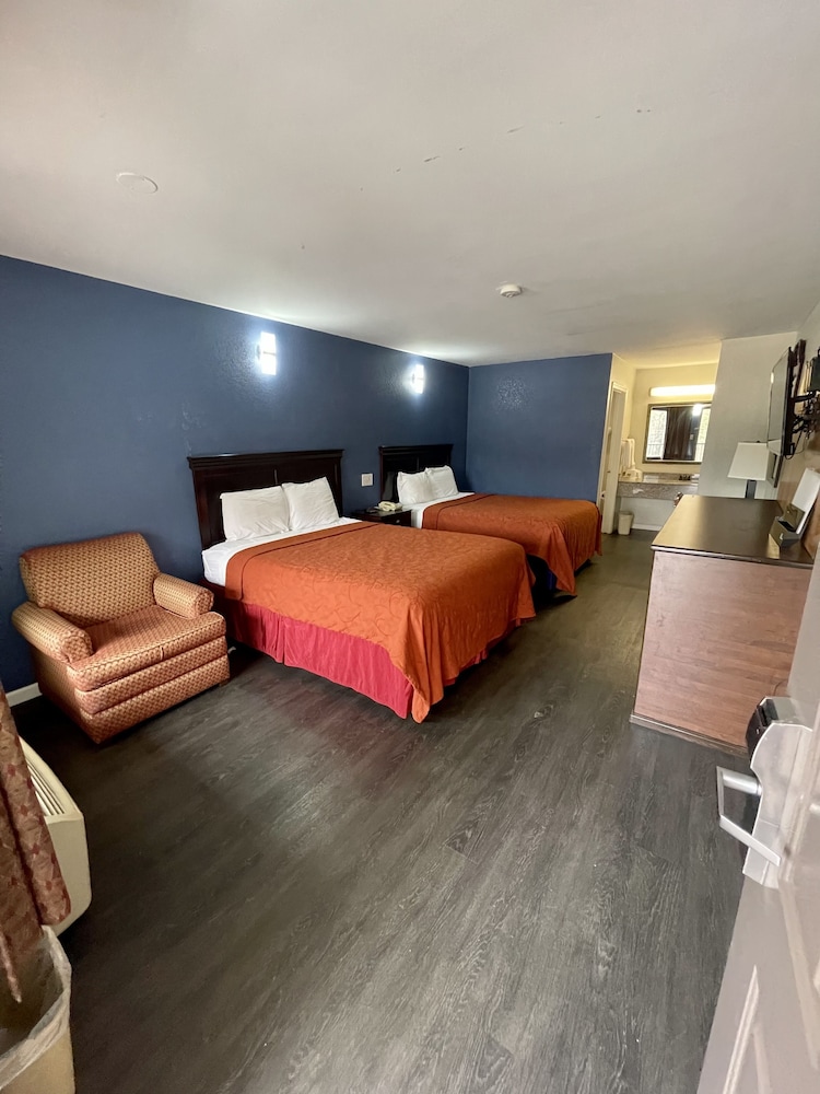 Key West Inn Roanoke - photo 7