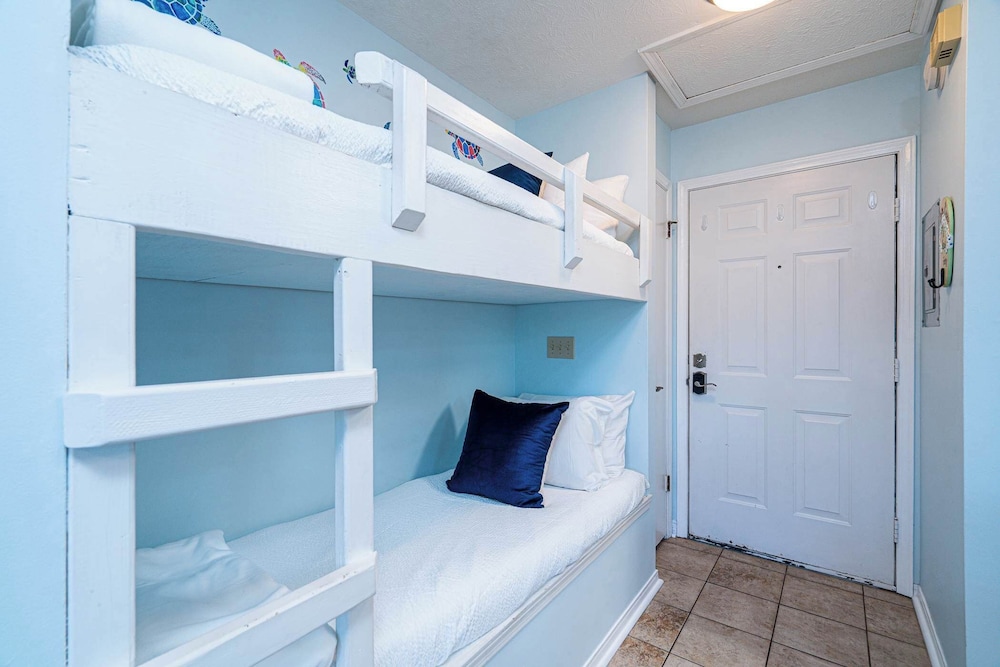 The Turtle Nest Resort Condo w Pool - photo 4