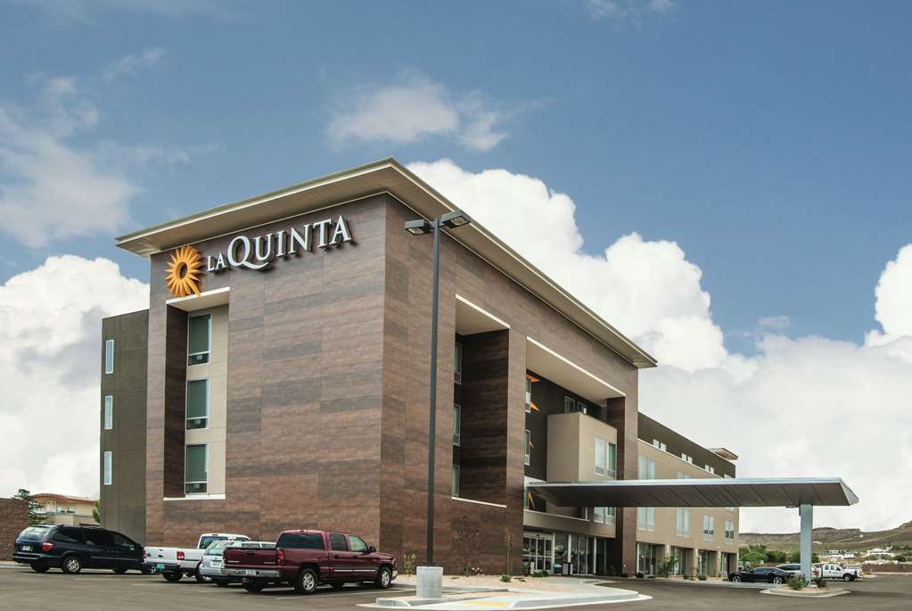 La Quinta Inn & Suites by Wyndham Kingman - featured photo