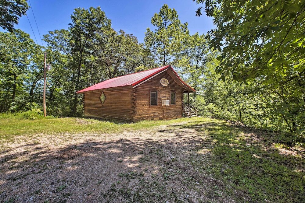 Secluded Studio 1 mi to Thorncrown Chapel in Eureka Springs, United States