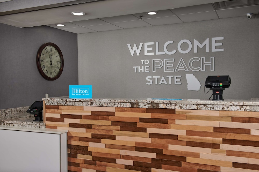 Hampton Inn Atlanta NW Cumberland - photo 5