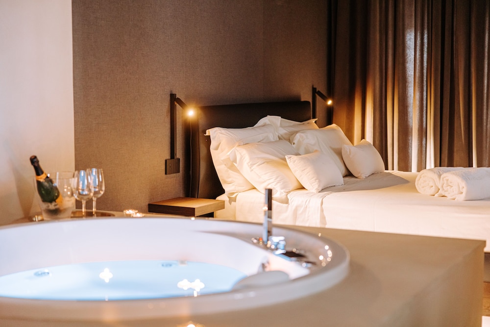 Suite1212 Bandiera — 4-Star Luxury Hotel in Monopoli, Italy