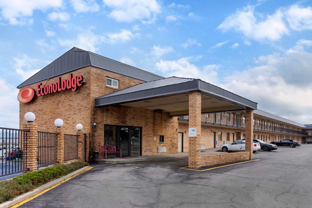 Econo Lodge Belton Kansas City South - photo 2