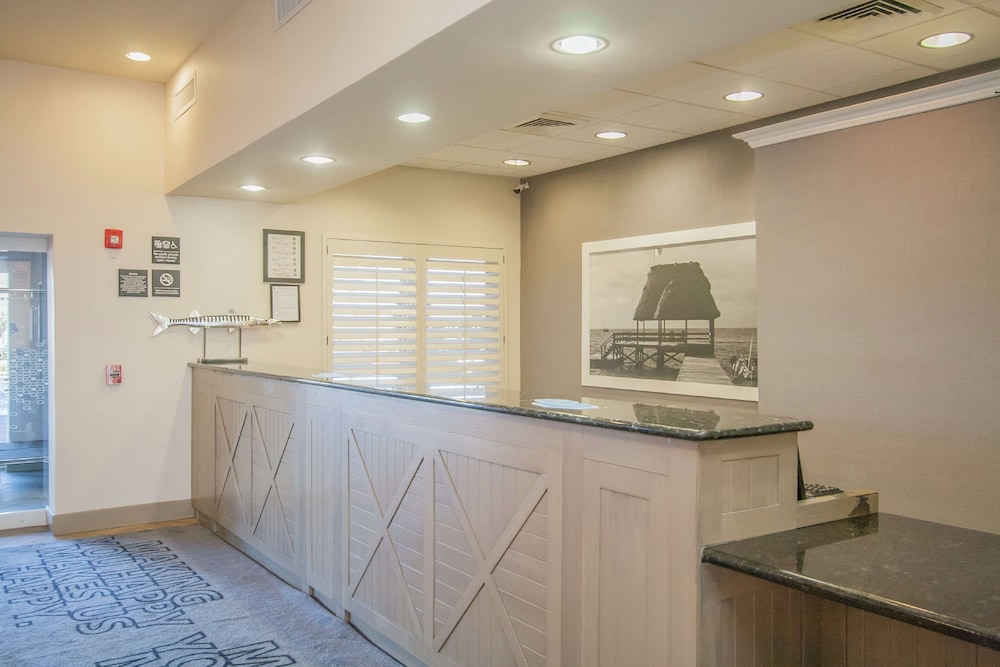 Hampton Inn Pensacola Beach - photo 8