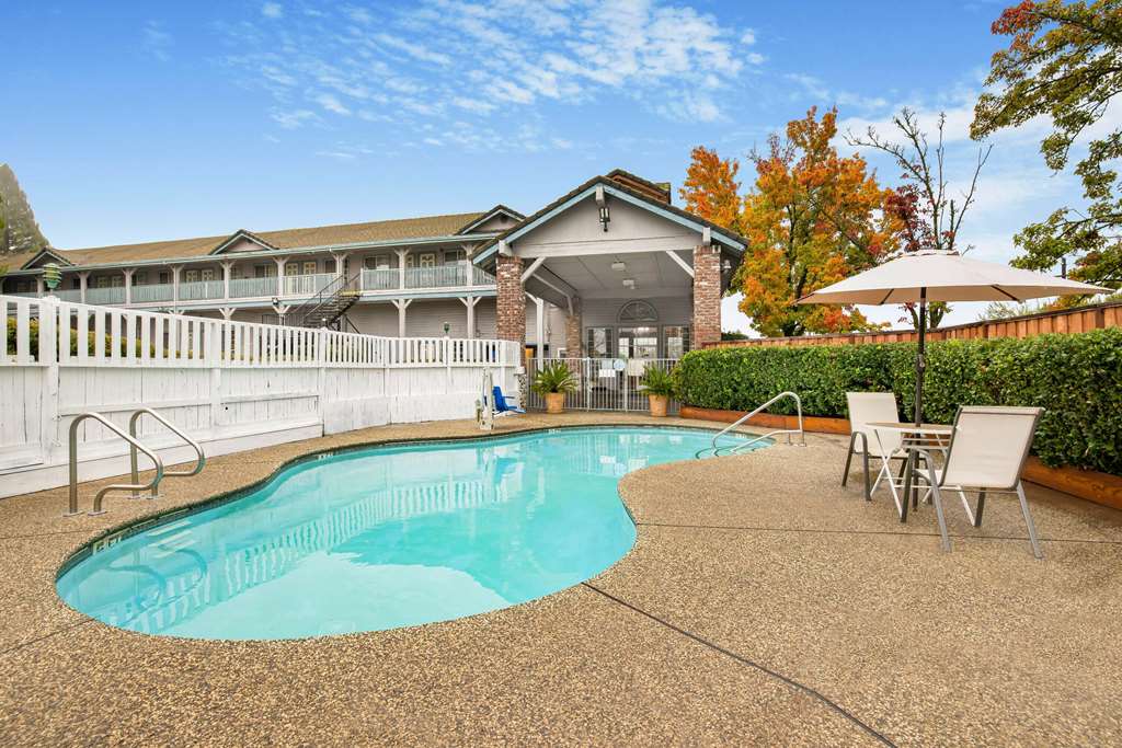 Super 8 by Wyndham Auburn - photo 6