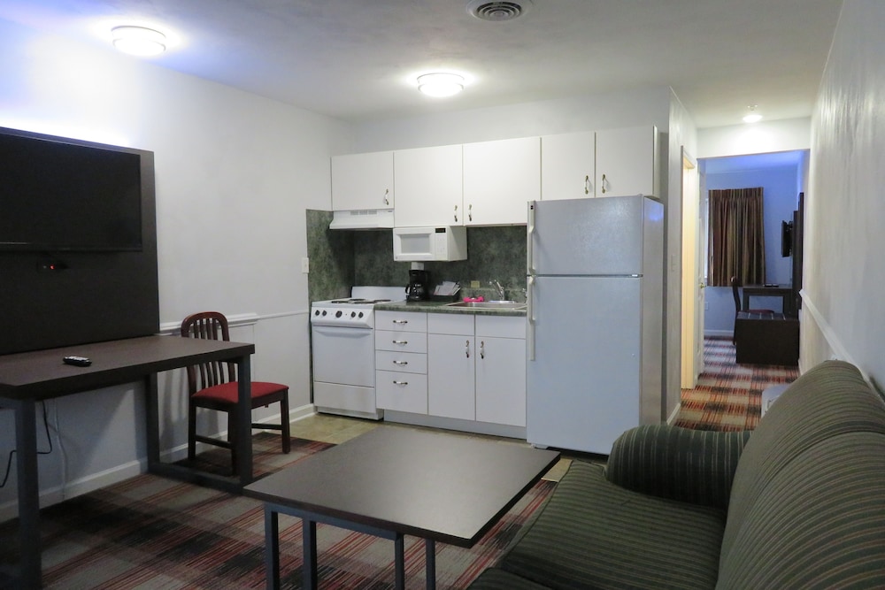 Luxbury Inn & Suites - photo 18