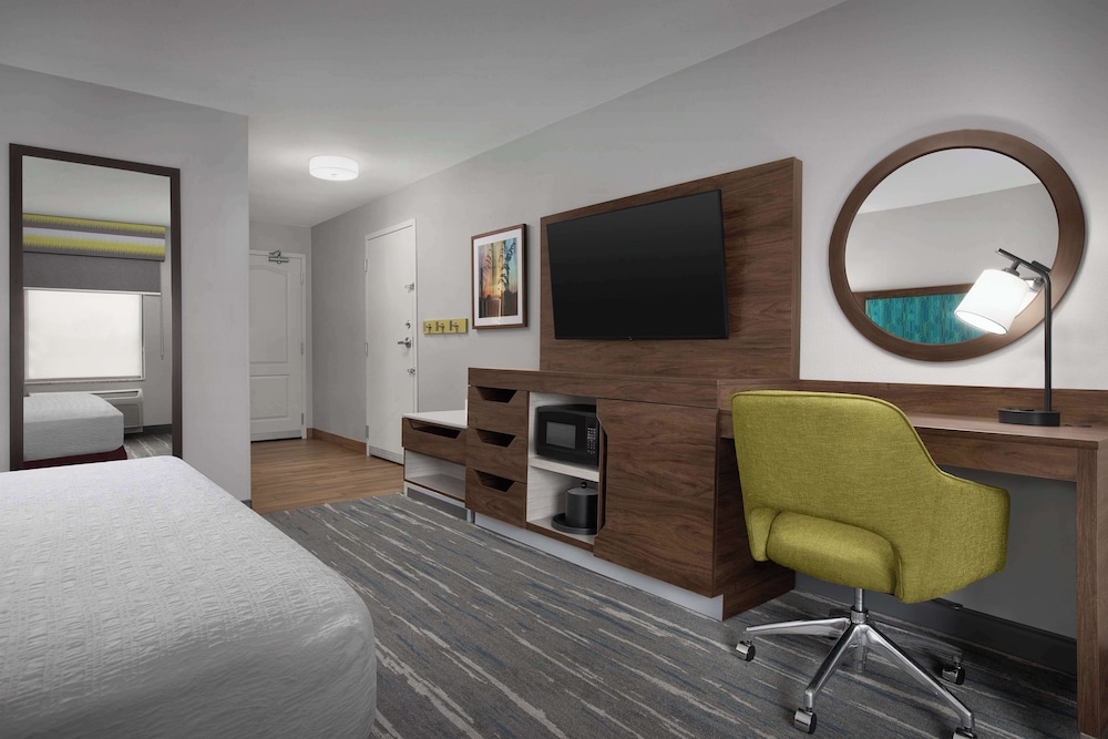 Hampton Inn Yorkville - photo 16
