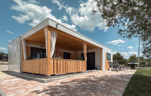 Villa Twins 16 Pakoštane — 4-Star Luxury Hotel in Pakostane, Croatia