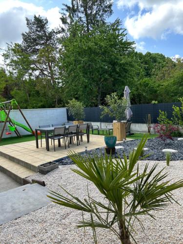 Le Refuge Charmant Proche Zoo Et Centre Ville in Saint-Aignan, France