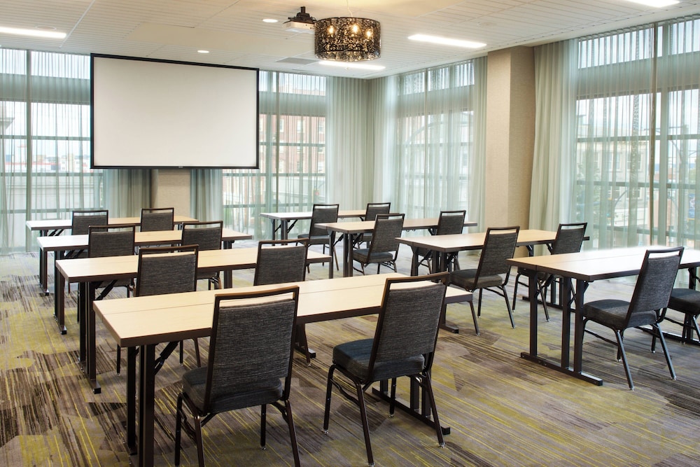Courtyard by Marriott Seattle Everett Downtown - photo 39