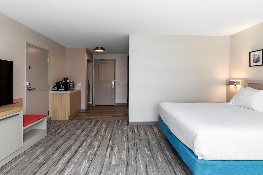 Hilton Garden Inn Auburn - photo 9