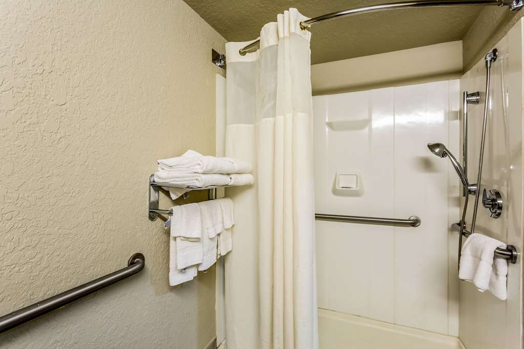 Quality Inn & Suites El Paso I 10 - photo 15