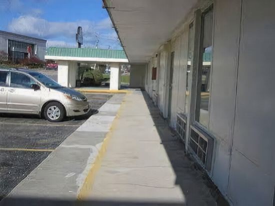 Regency Inn Of Naperville - photo 8