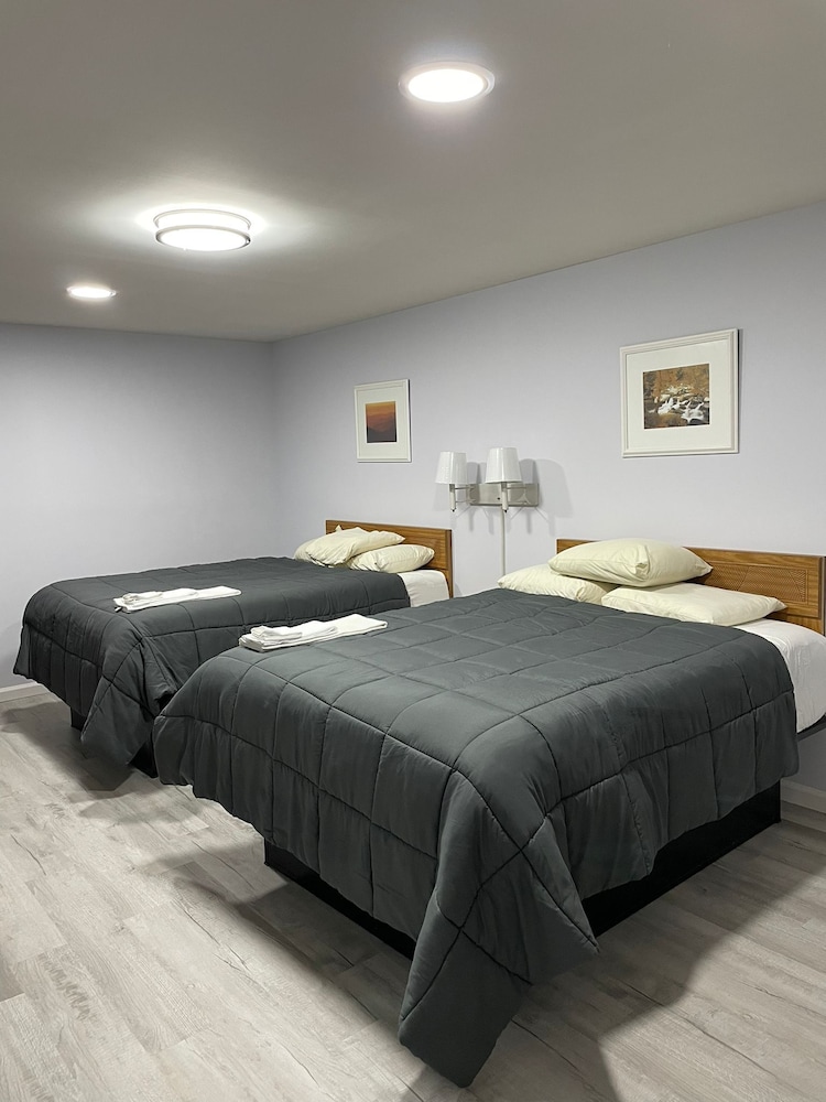 Pine Valley Motel - photo 16