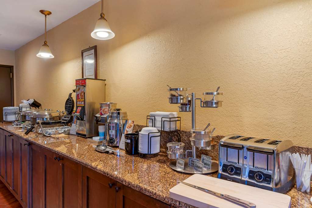 Best Western Pony Soldier Inn Airport - photo 9