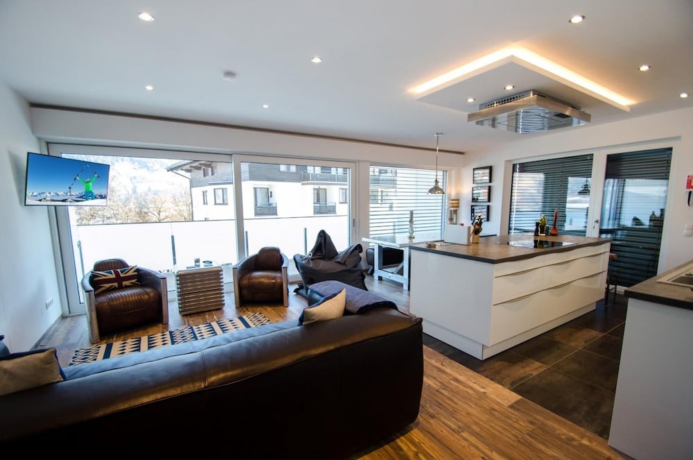 Superb Alpine Lodges by All in One Apartments — 4-Star Luxury Hotel in Zell Am See, Austria