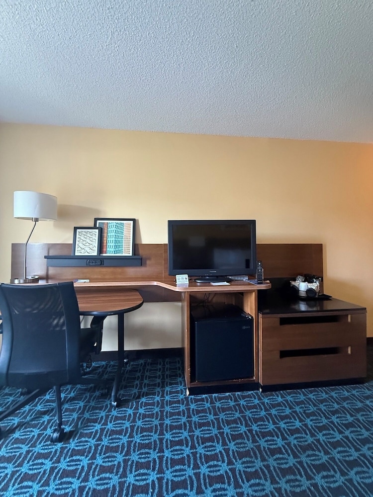 Fairfield Inn & Suites by Marriott Atlanta Suwanee - photo 12