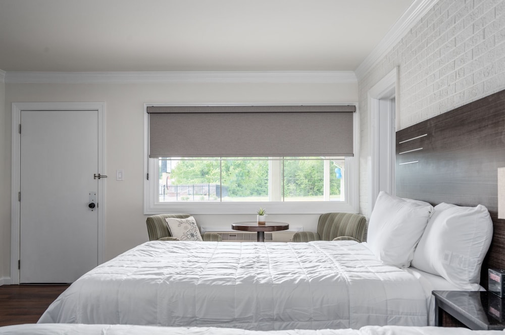 Crewe Boutique Inn - photo 10