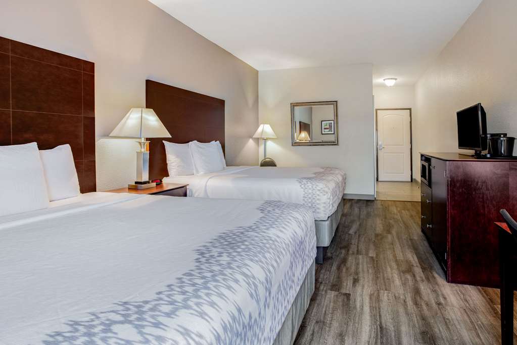 La Quinta Inn & Suites by Wyndham McKinney - photo 23