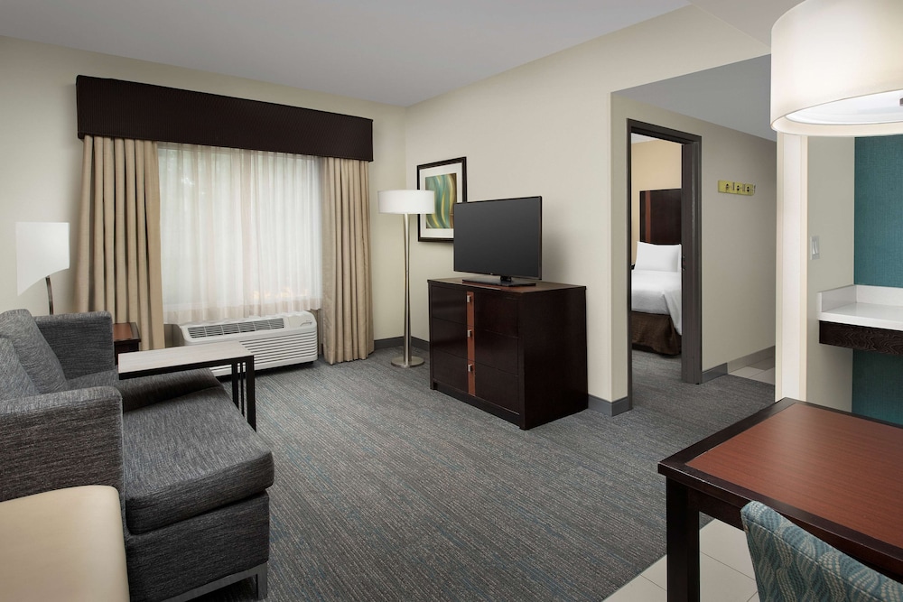 Hampton Inn & Suites Alpharetta - photo 16