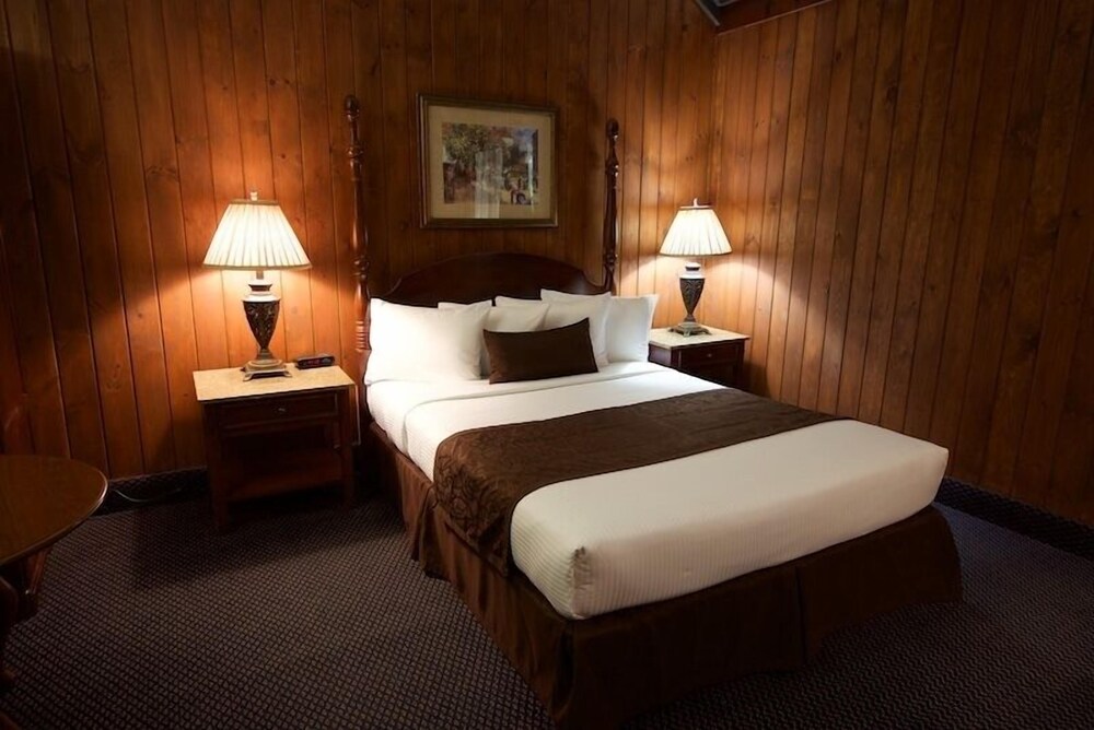 Split Rock Resort - photo 10