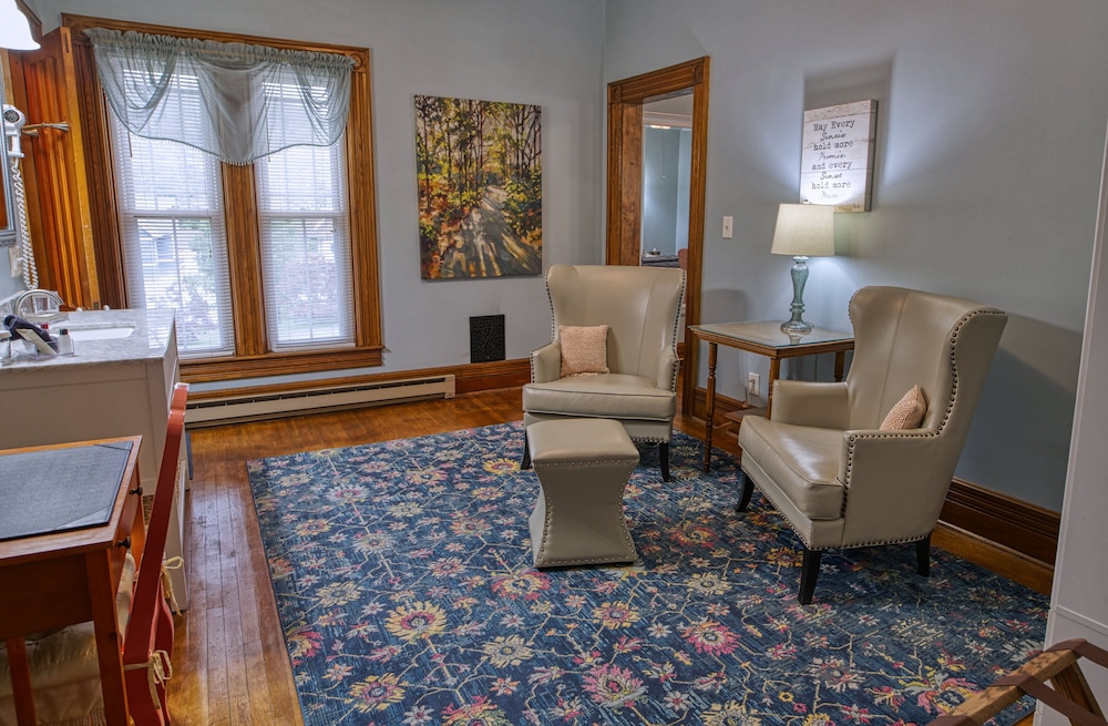 Rockwell Falls Inn and Wine Bar - photo 47