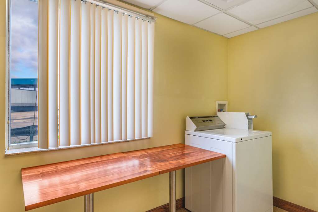 Econo Lodge Inn & Suites Pritchard Road North Little Rock - photo 36