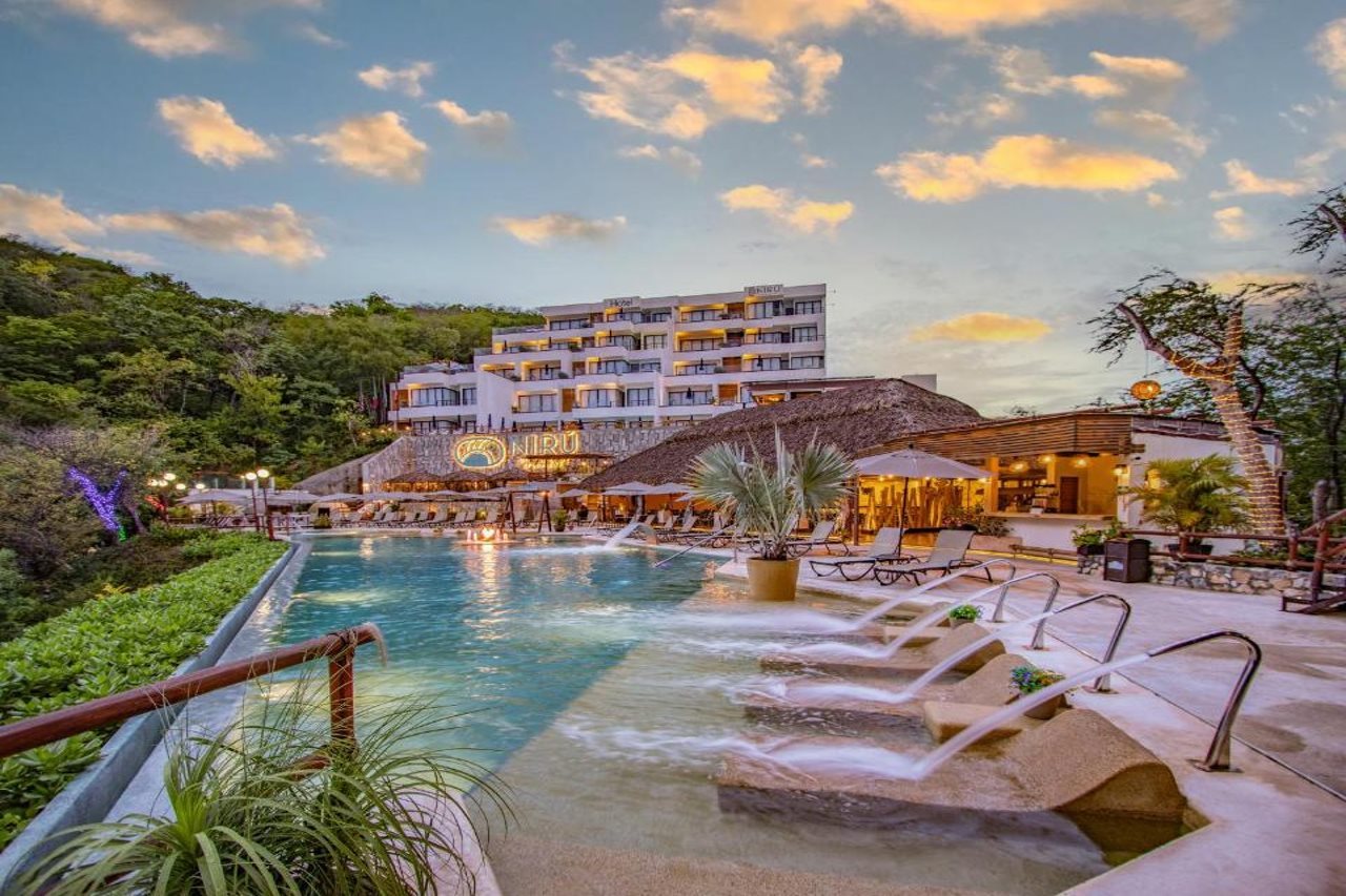 Nirú Ocean Suites by Binniguenda — 4-Star Luxury Hotel in Santa Maria Huatulco, Mexico