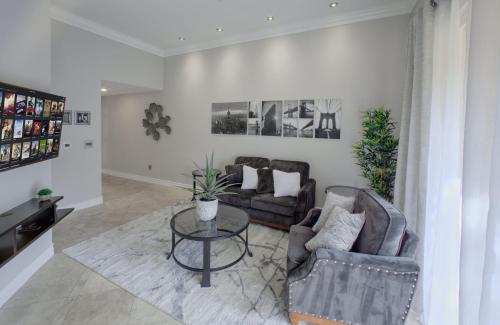 Fabulous Penthouse Apartment LAS VEGAS Strip view with resort amenities 5 min walk to main attractions ONLY LONG TERM RENTALS min 30 nights