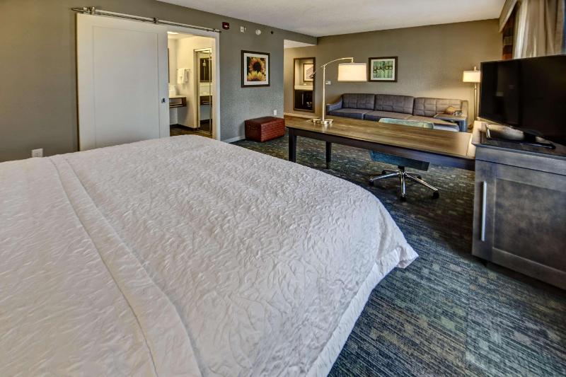 Hampton Inn & Suites Memphis Germantown - photo 60