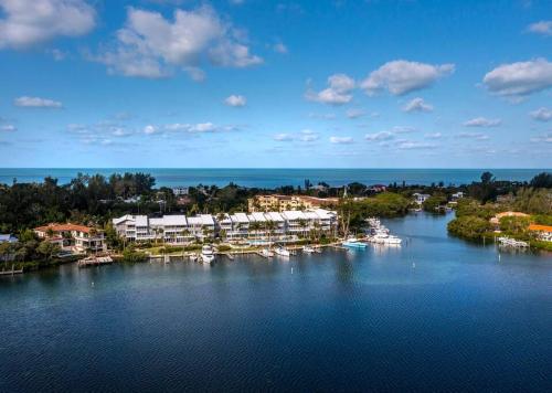 Waterfront Spa Pool Private Paradise On LBK — 4-Star Luxury Hotel in Longboat Key, United States