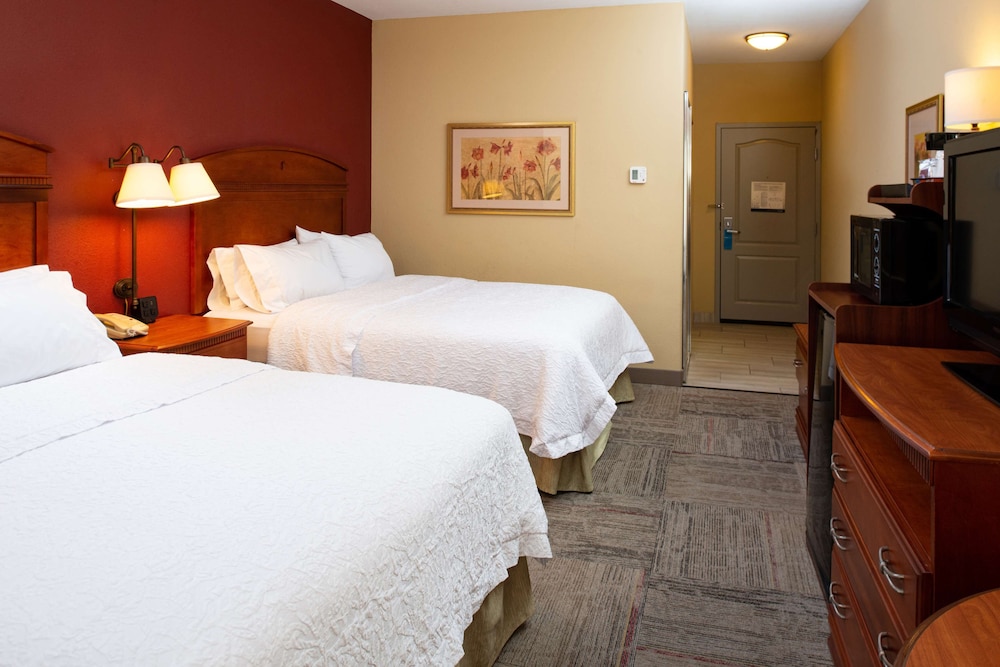 Hampton Inn Kansas City Northeast - photo 27