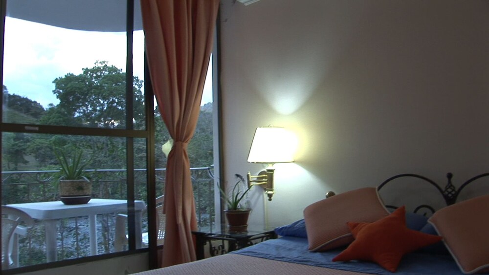 Hotel Campestre La Gaitana — Nimaima