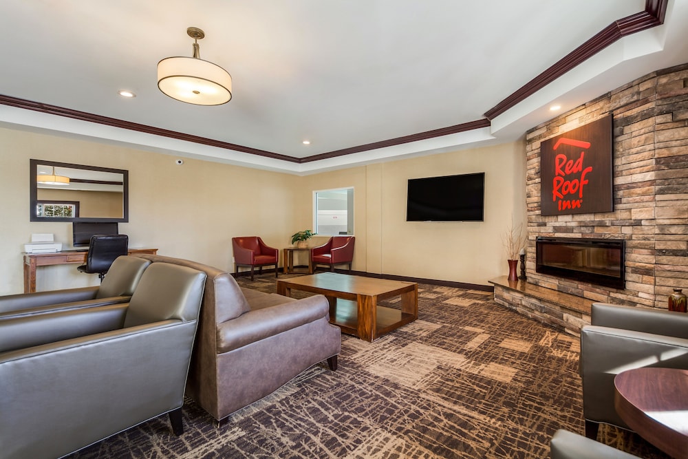 Red Roof Inn & Suites Omaha Council Bluffs - photo 5