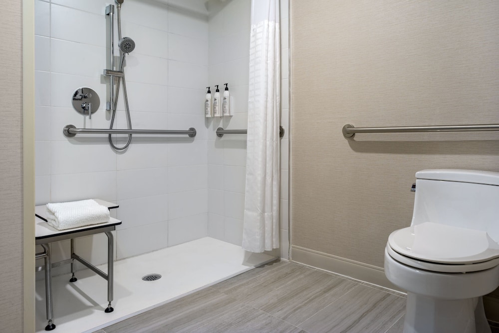Delta Hotels Ontario Airport - photo 14