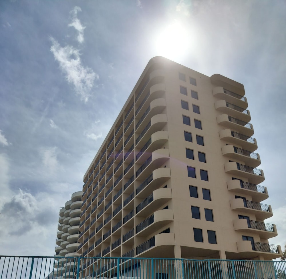 Tropic Shores Resort - photo 7