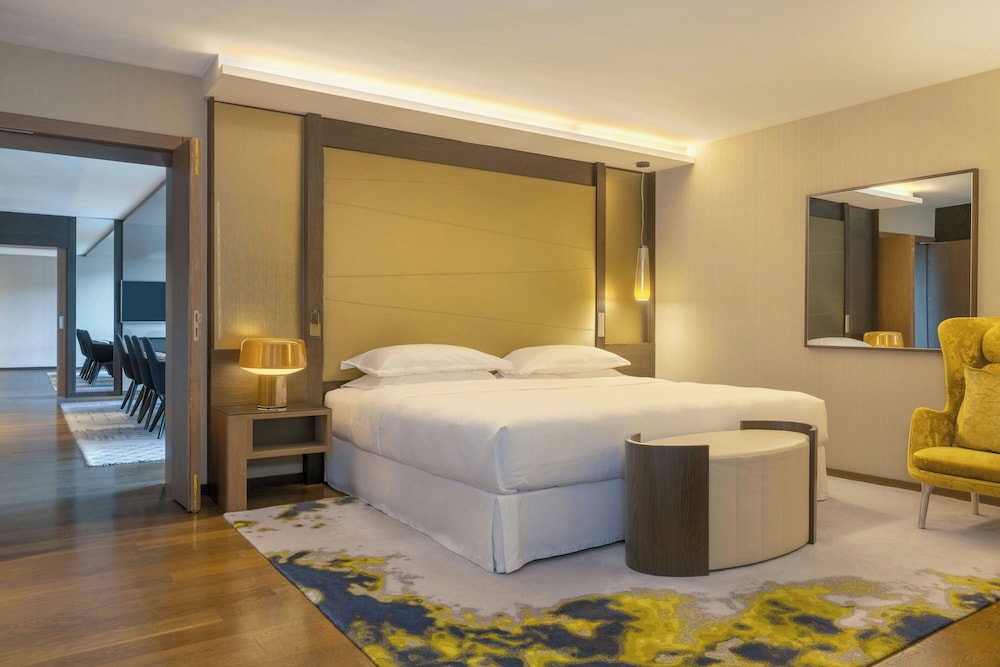 Sheraton Grand Tbilisi Metechi Palace