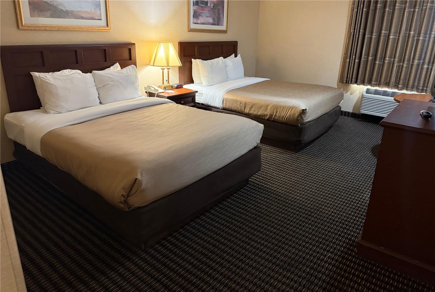 Wingate by Wyndham Livonia - photo 8