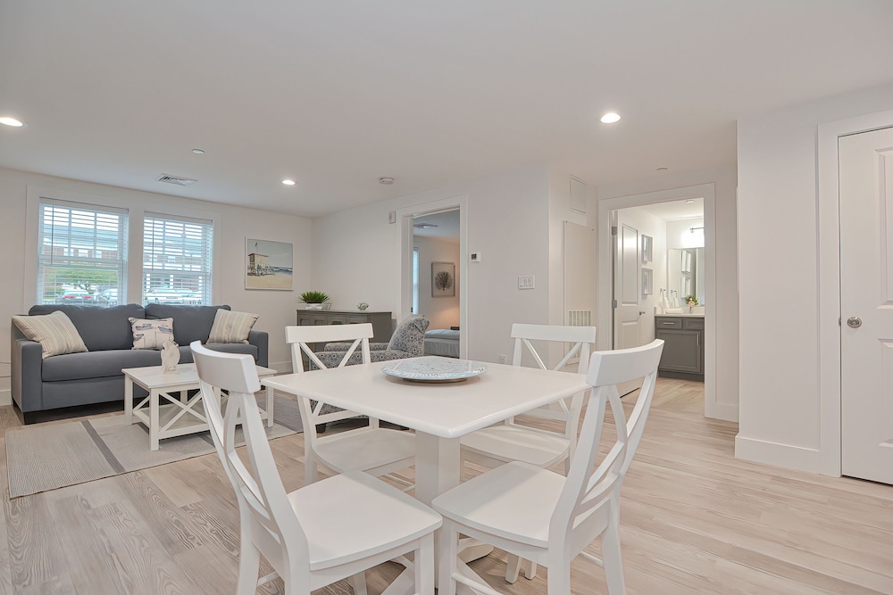 Harbourtown Suites - photo 26