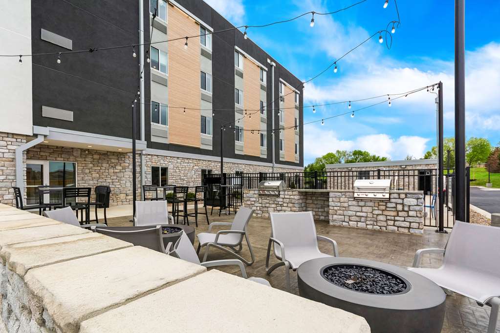 Everhome Suites Lexington Horse Park - photo 36